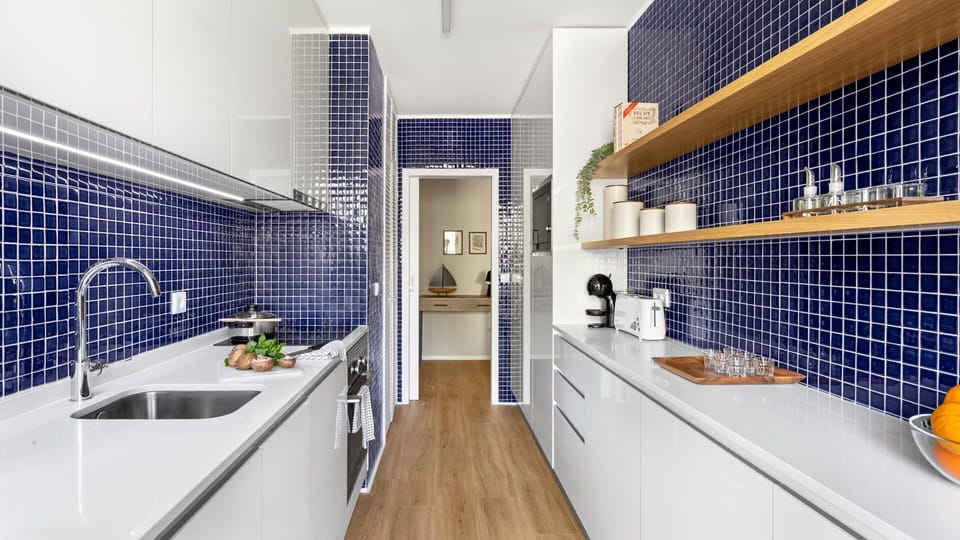 Fully equipped kitchen, featuring modern appliances and all the essentials for preparing meals. #inviting #airy