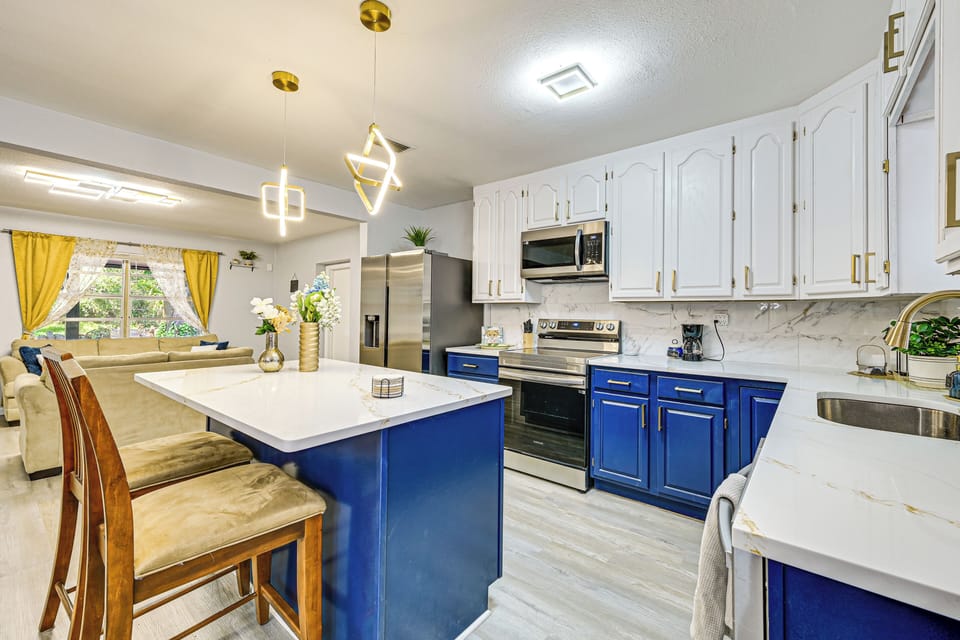 Kitchen | Breakfast Bar