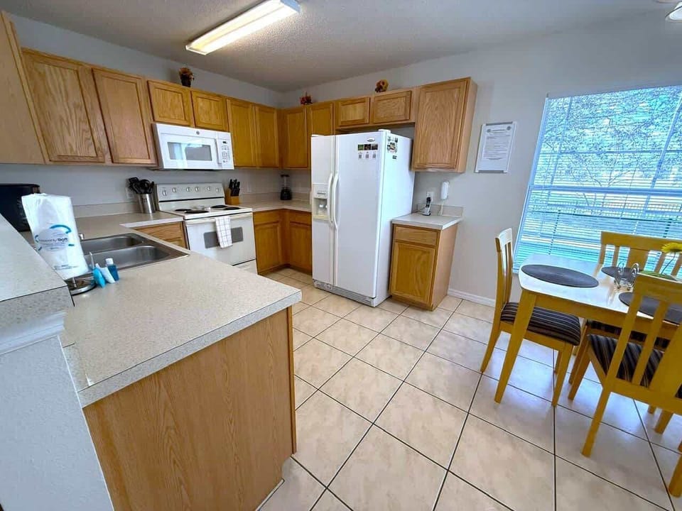 House, Multiple Beds, Pool Access | Private kitchen | Electric kettle
