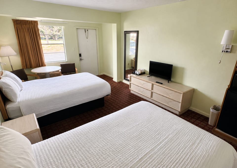 Double Room, 2 Double Beds, Non Smoking | WiFi (free), bed sheets