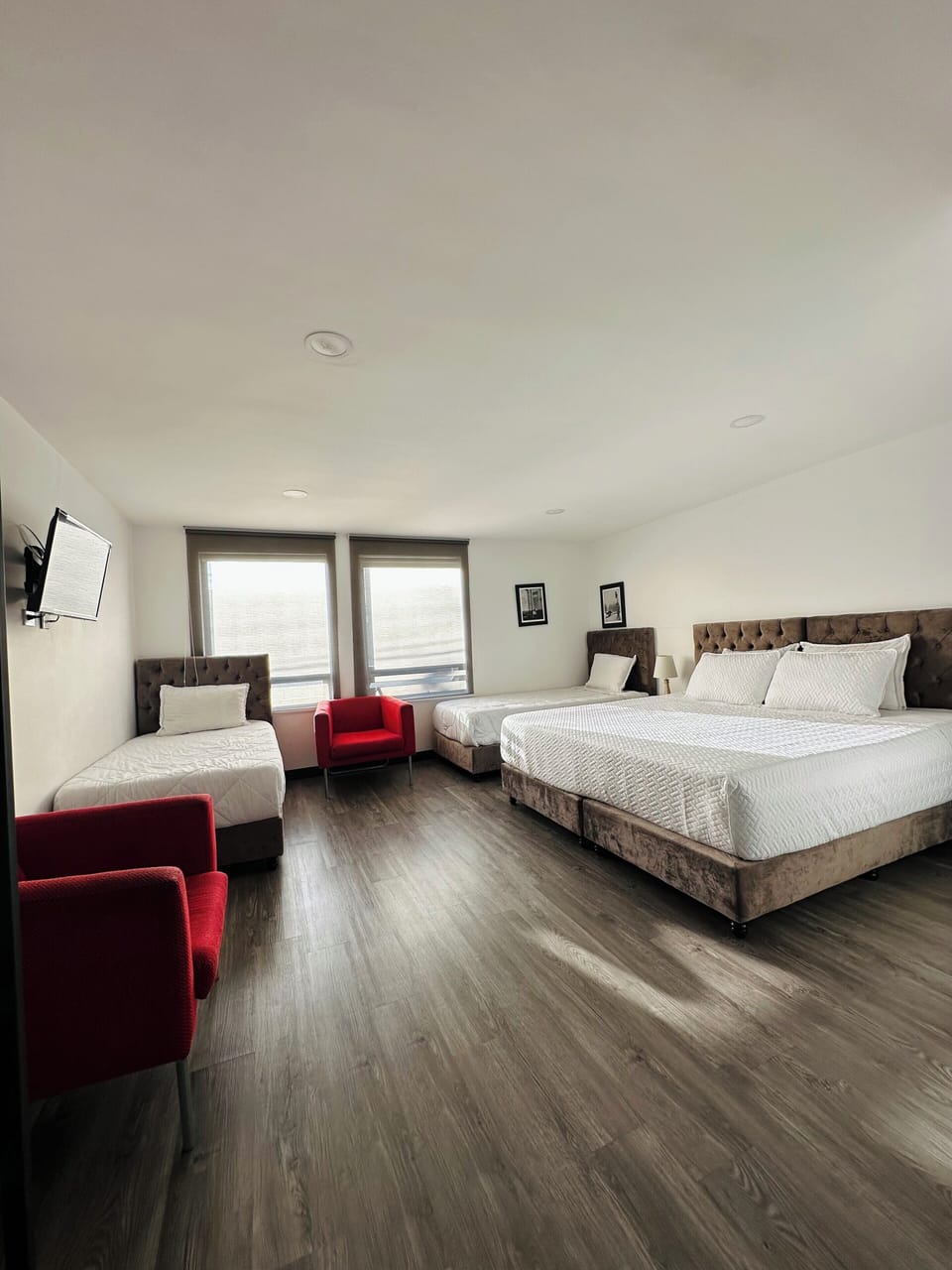 Basic Triple Room | Laptop workspace, free WiFi