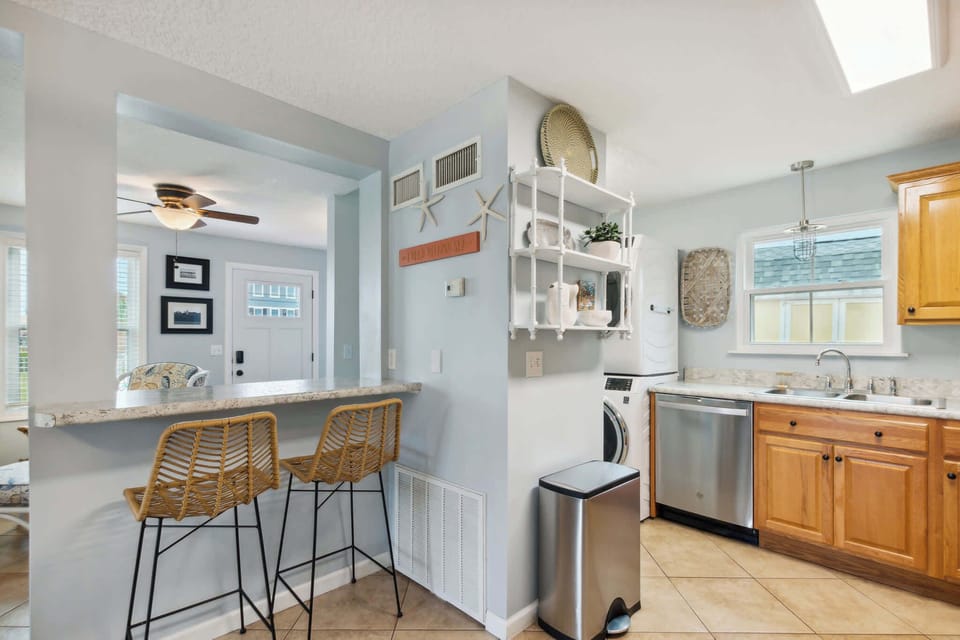 Extra seating, breakfast bar