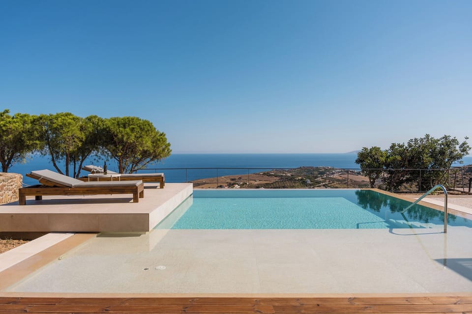A private, 47 sq.m. swimming pool, 1.5 m deep with step access and a sun shelf. The perfect spot to enjoy the sun!