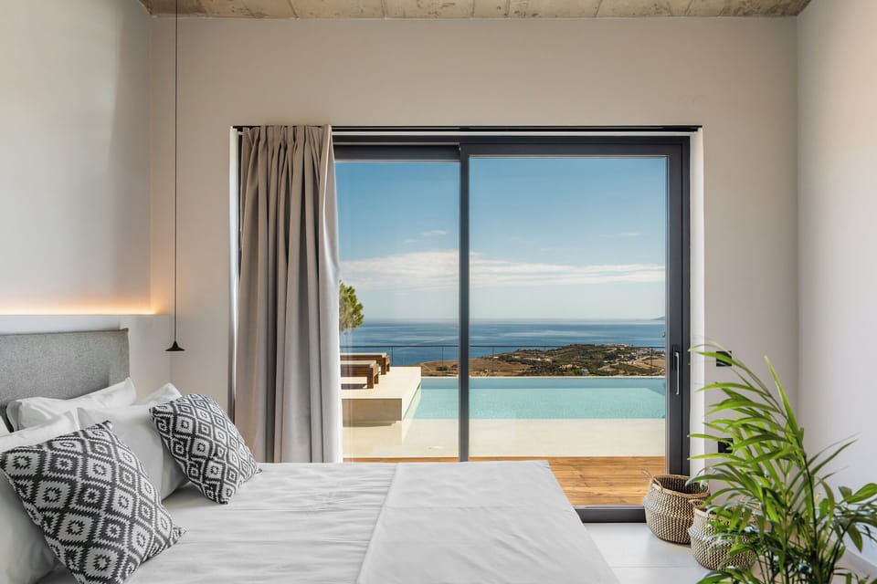The second bedroom features a Queen size bed and an ensuite bathroom