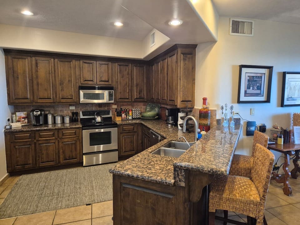 Fully equipped kitchen