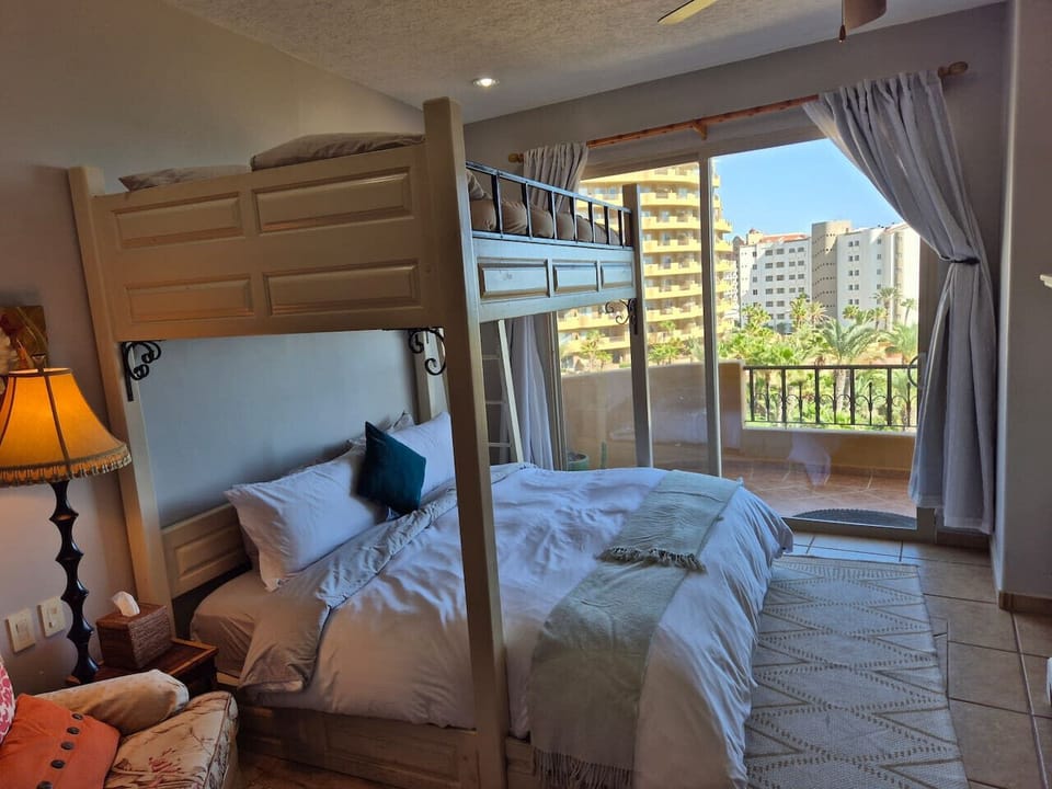 Bunk bed in guest bedroom