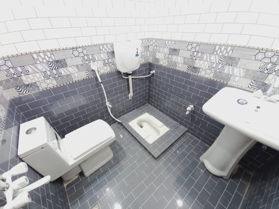 Shower, towels, soap, shampoo