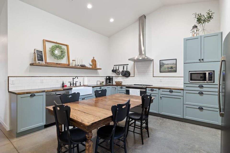 The beautifully designed, fully stocked kitchen comes equipped with everything you need—whether you’re whipping up a quick snack or preparing a gourmet meal, you`ll have all the tools at your fingertips for a culinary experience.