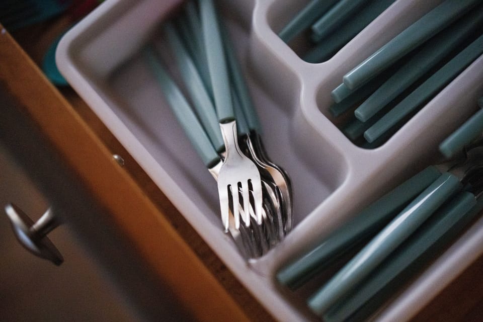  These utensils are perfect for any meal, making dining easy and convenient during your stay