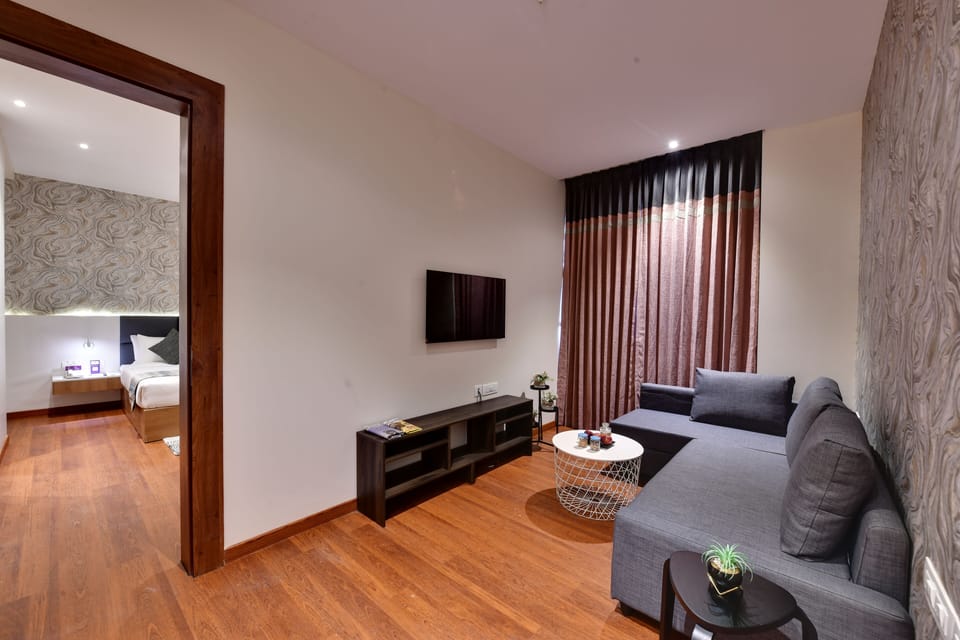 Family Room | Premium bedding, memory foam beds, minibar, desk