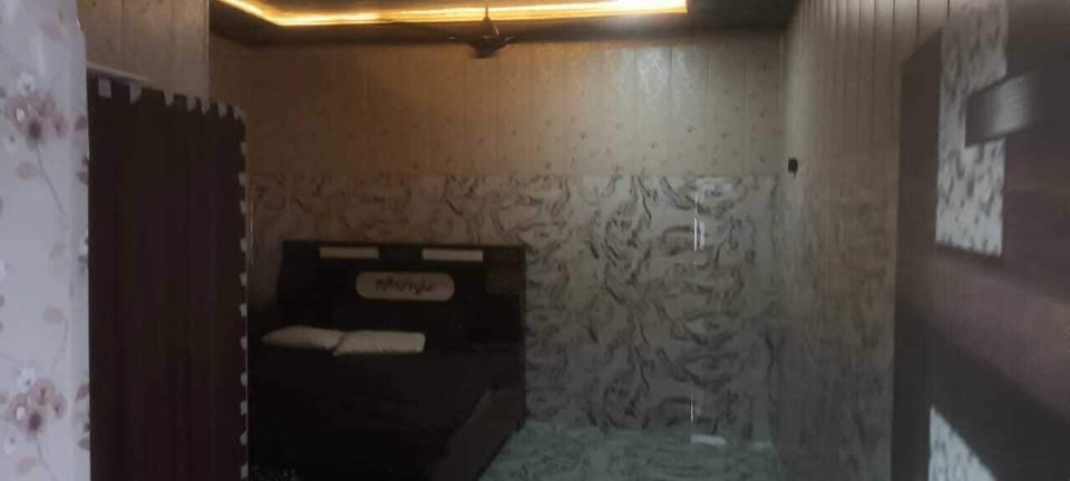 Deluxe Double Room, Balcony, City View | Desk, free WiFi