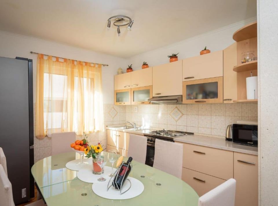 Apartment (One Bedroom Apartment with Balcony an) | Private kitchen | Fridge