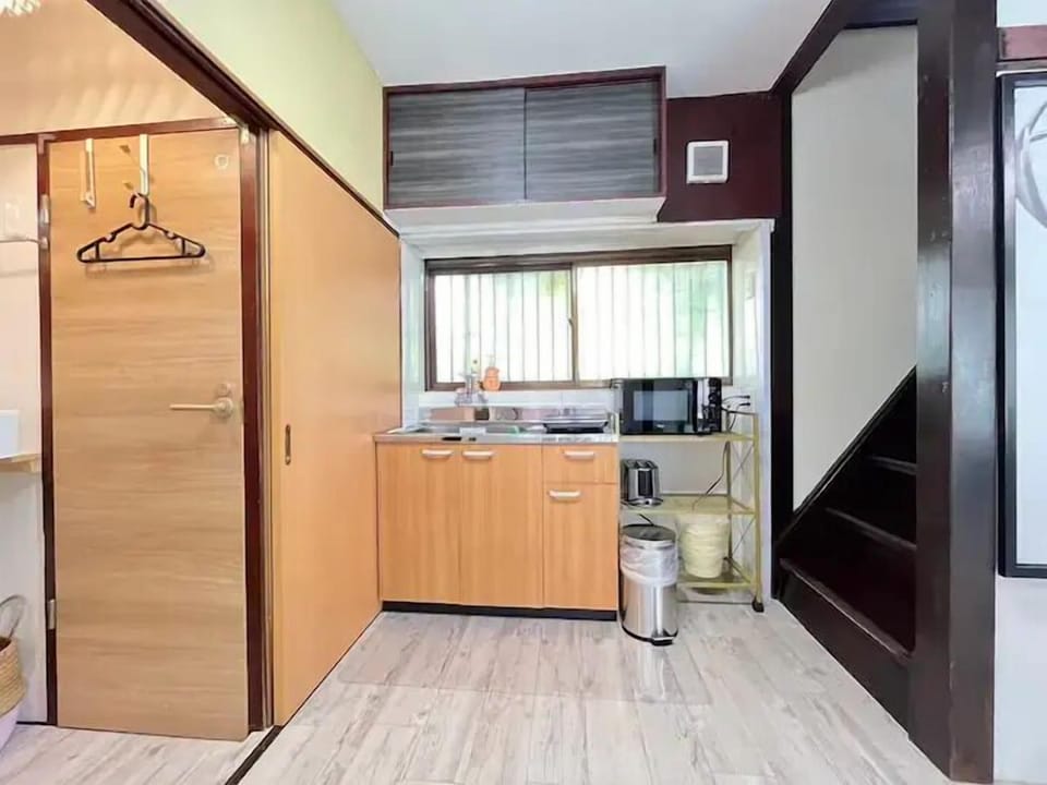 House, City View | Private kitchen | Electric kettle