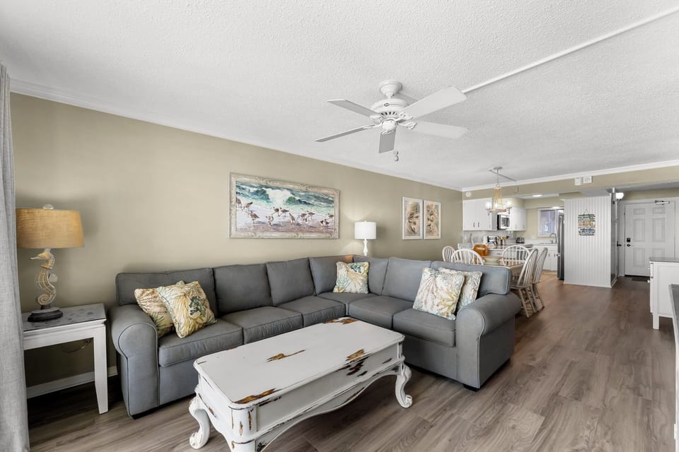 6-web-or-mls-5801 Thomas Dr 307-6
