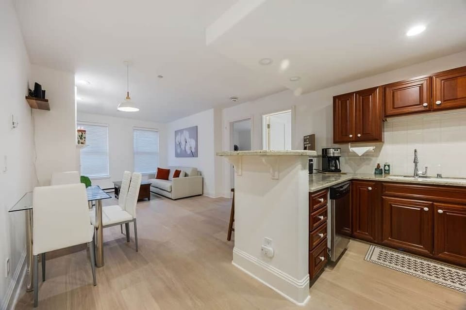 Kitchen/Living Area