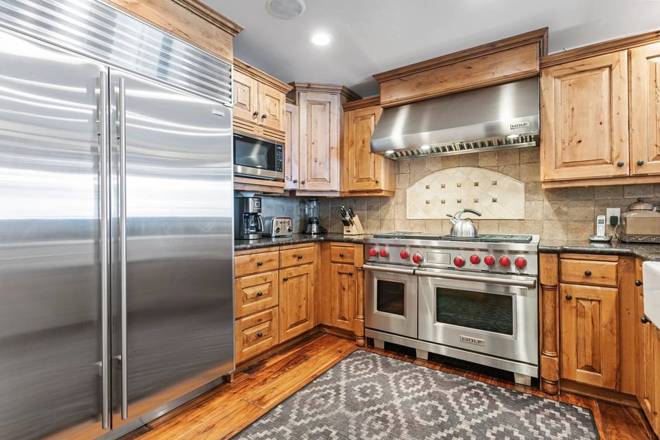 Indoors, Kitchen, Refrigerator, Home Decor, Microwave