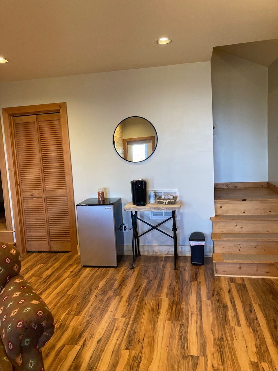 Lower-level drink station