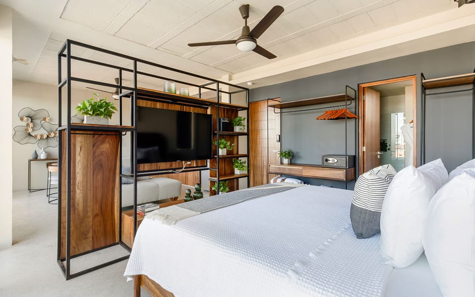 Premium bedding, pillowtop beds, in-room safe, individually decorated