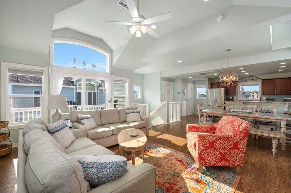 CB34: Salty Breeze | TL Living Area