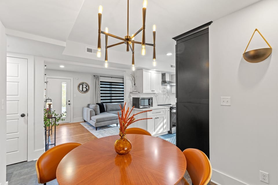 Eat-in Kitchen area