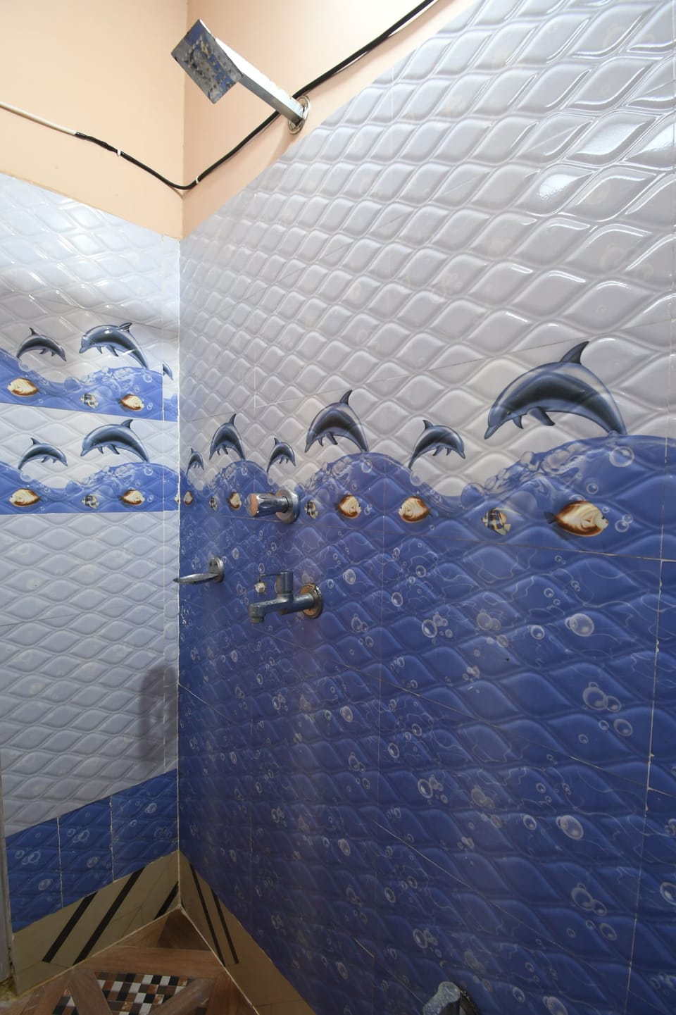 Shower, towels, soap, shampoo