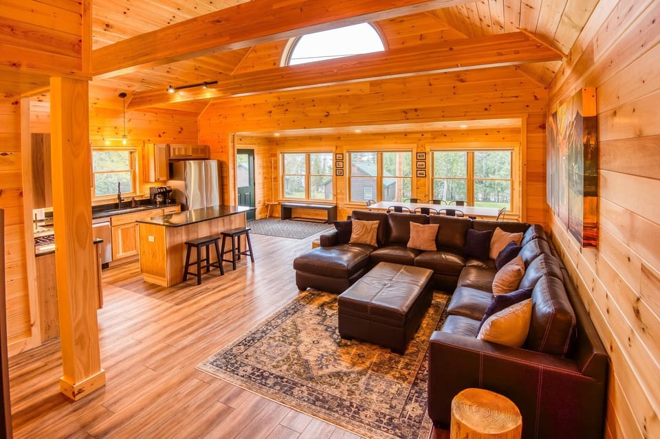 open floor plan - living room