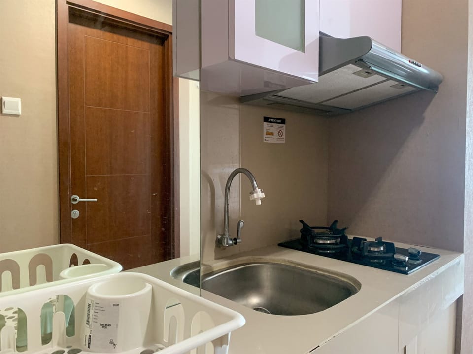 Deluxe Studio (kingbed) | Private kitchen