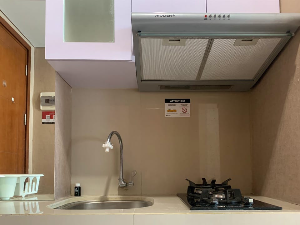 Deluxe Studio (kingbed) | Private kitchen