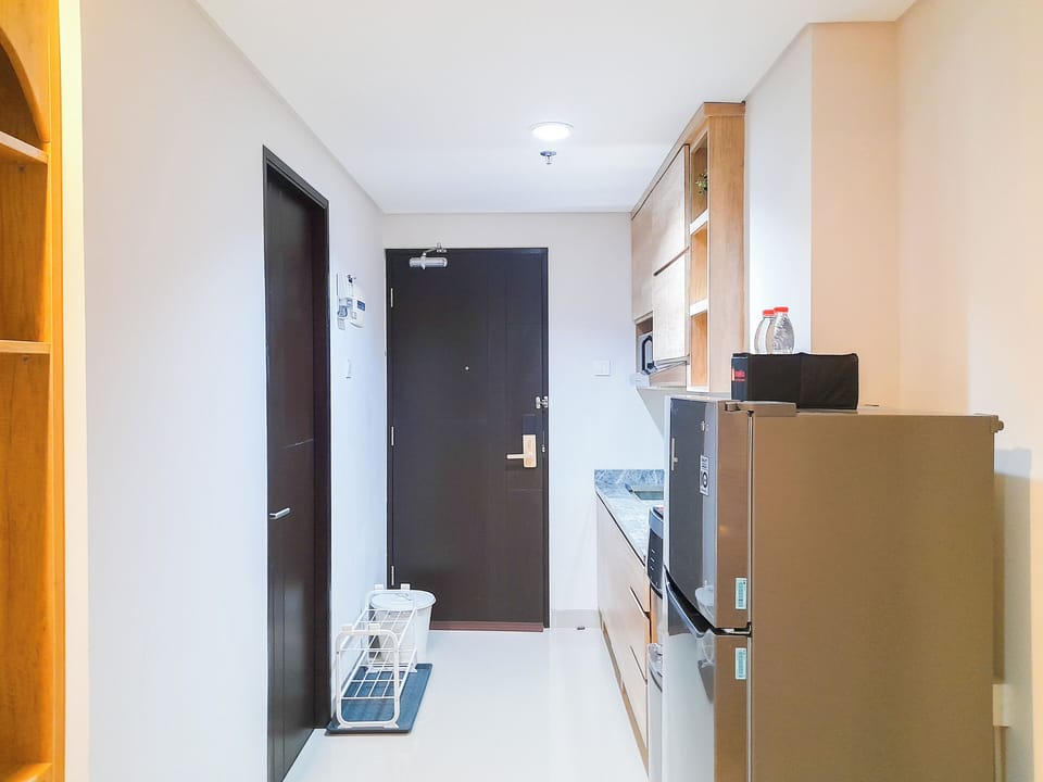 Deluxe Studio (queenbed) | Private kitchen