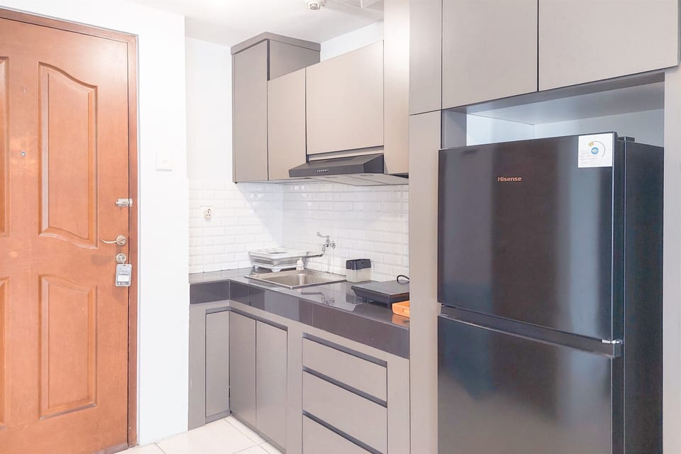 Deluxe Studio (queenbed) | Private kitchen