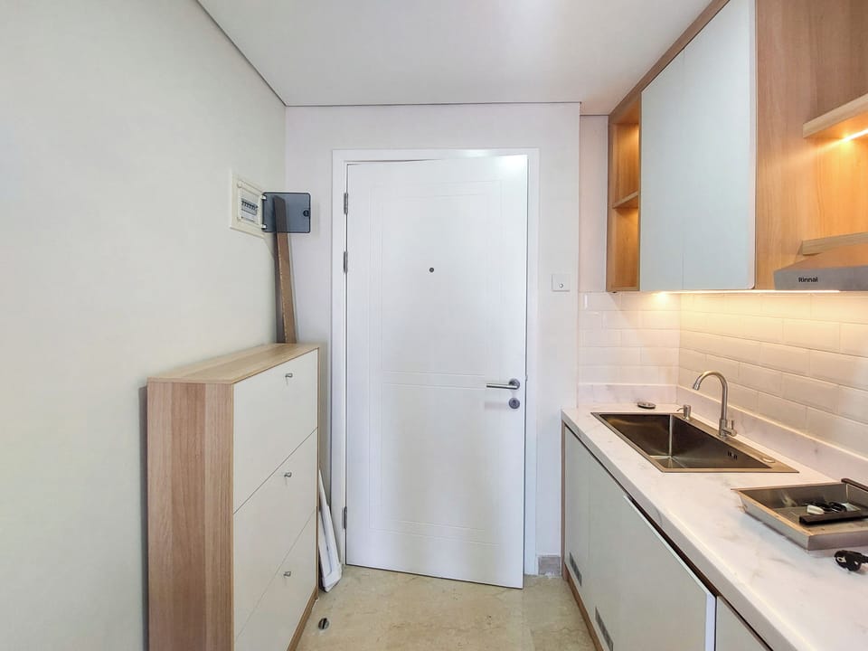 Deluxe Studio (kingbed) | Private kitchen