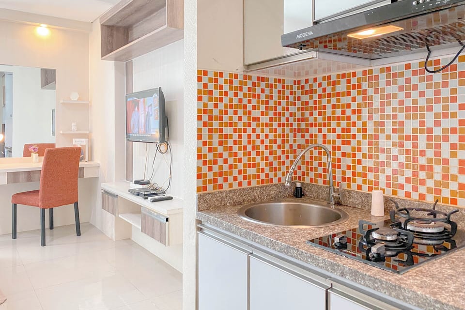 Deluxe Studio (queenbed) | Private kitchen