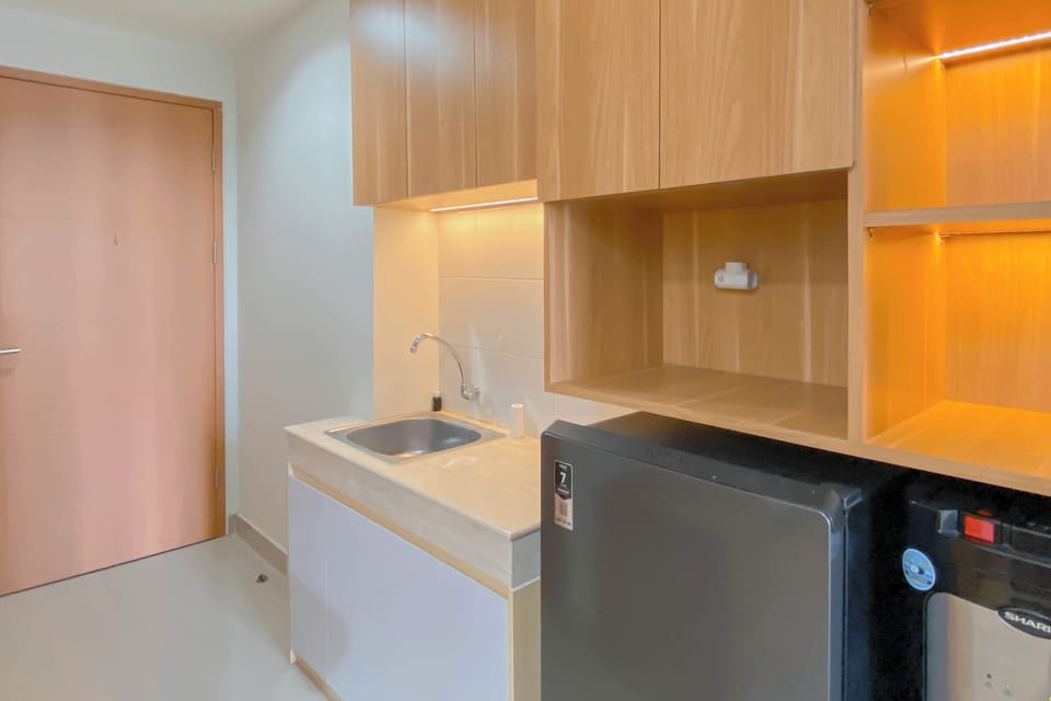 Deluxe Studio (queenbed) | Private kitchen