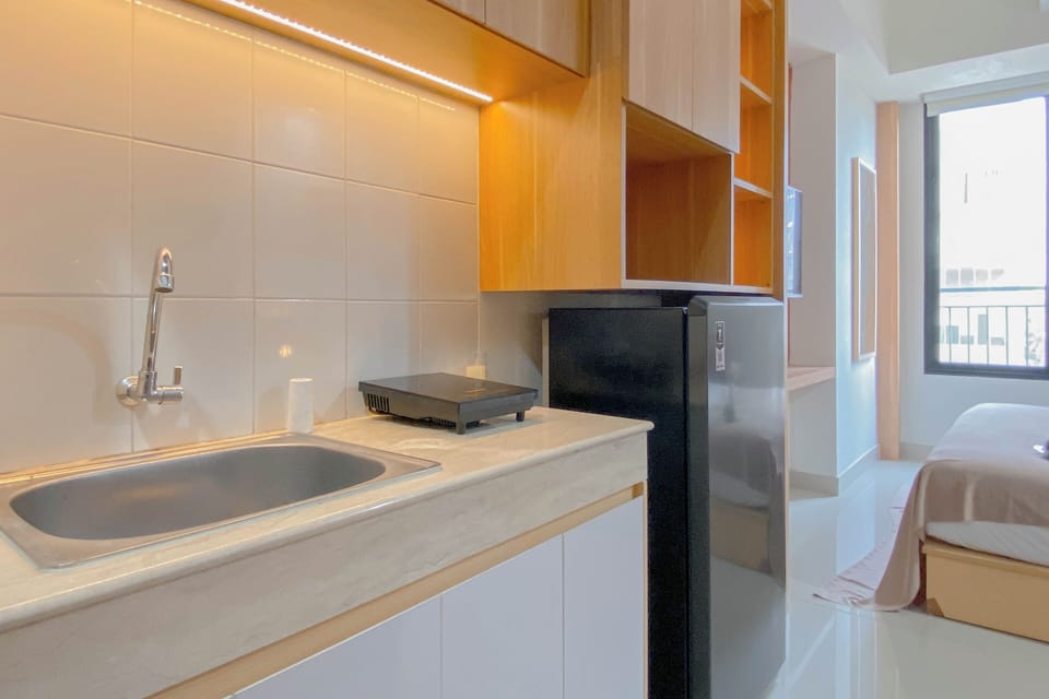 Deluxe Studio (queenbed) | Private kitchen