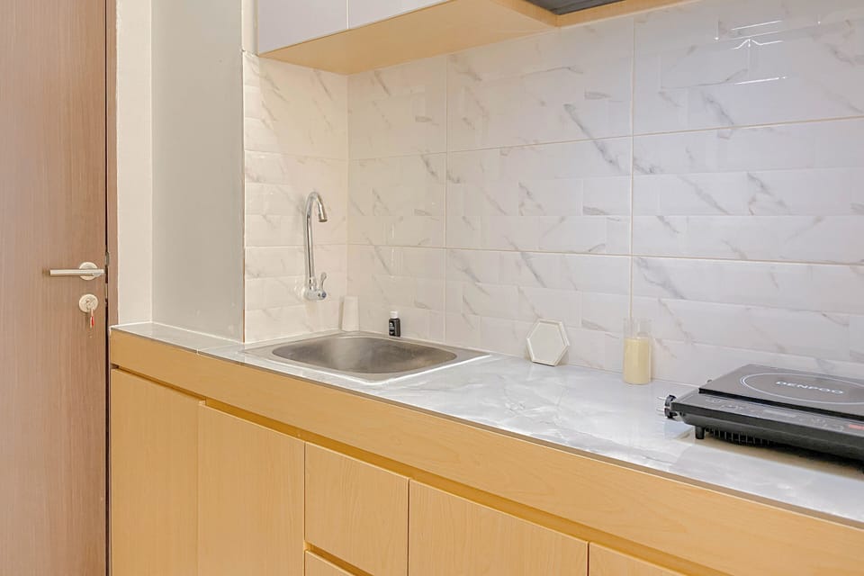 Deluxe Studio (queenbed) | Private kitchen