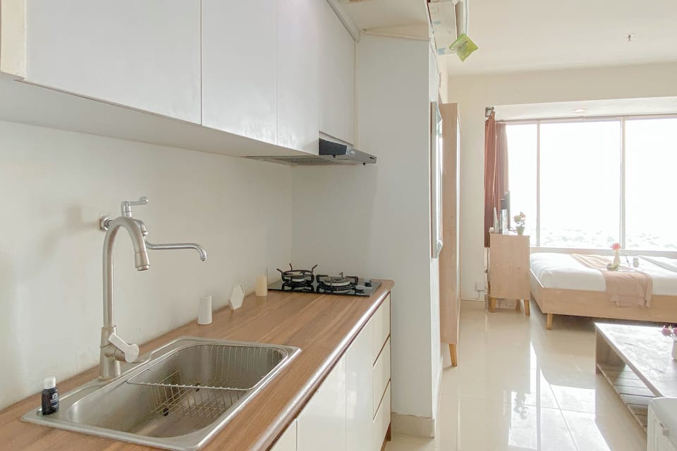 Deluxe Studio (queenbed) | Private kitchen