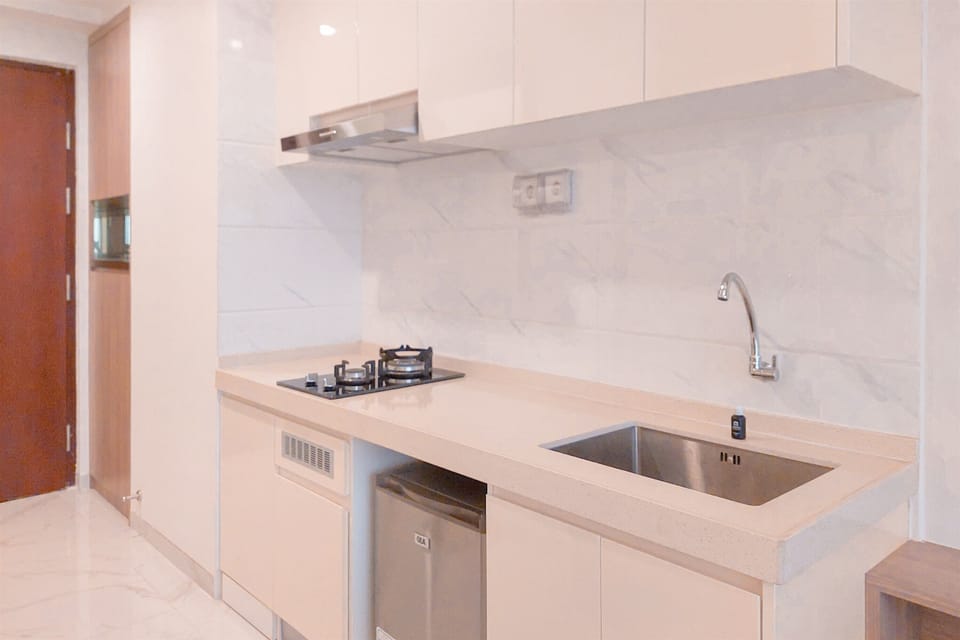 Deluxe Studio (queenbed) | Private kitchen