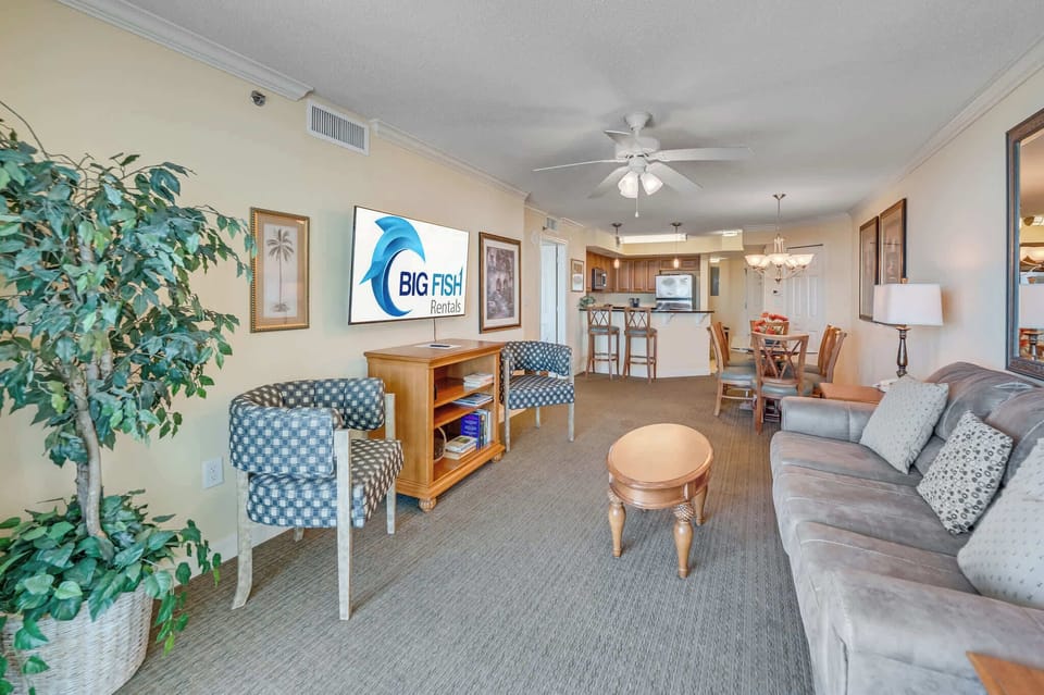 Amazing Living Room, Beautifully Decorated, Stunning Views🌊☀️
