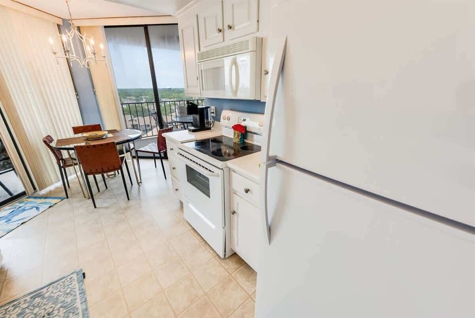 Large Kitchen Area with Full Sized Appliances