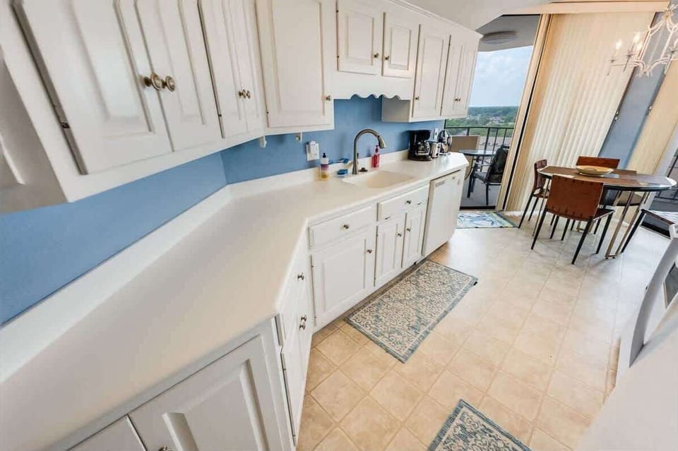 Large Kitchen Area with Full Sized Appliances