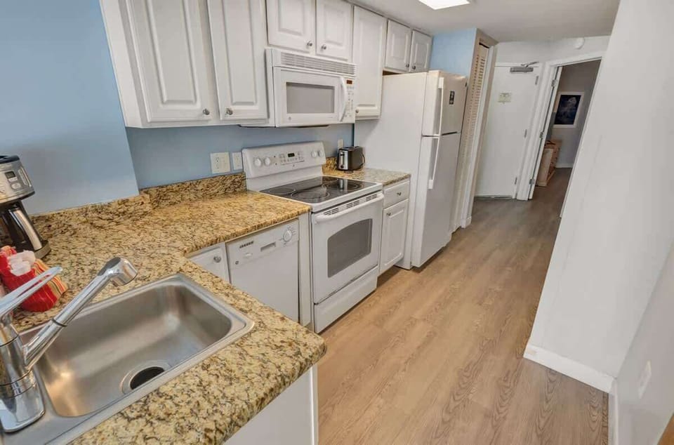 Large Kitchen Area