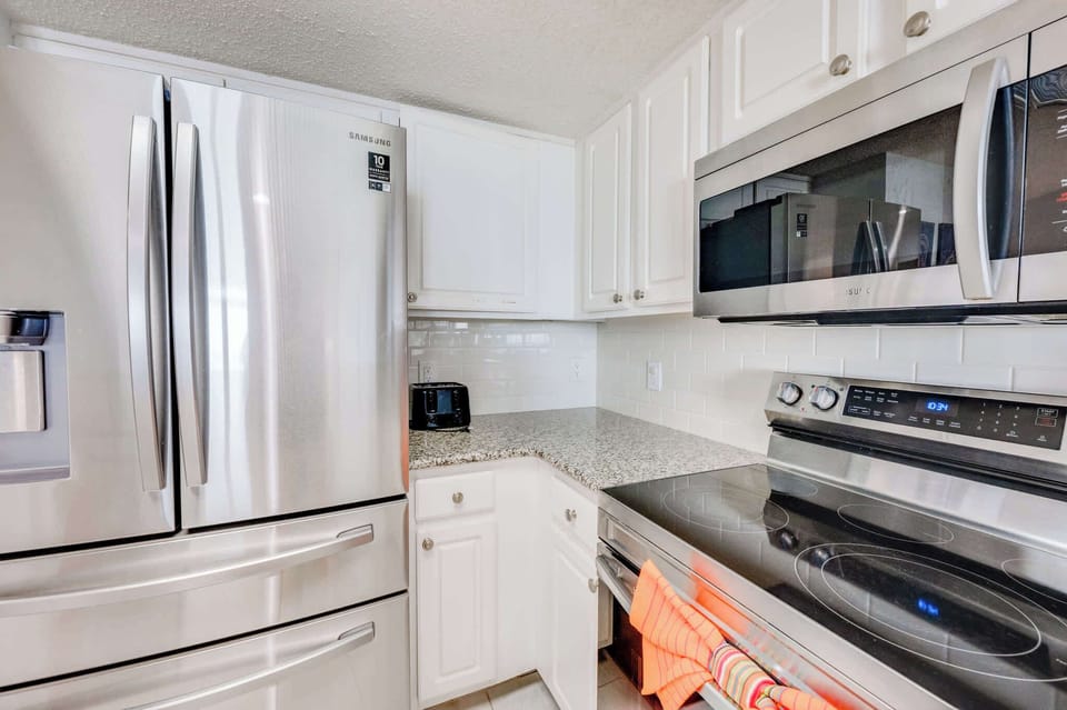 Fully Equipped Kitchen for Your Stay
