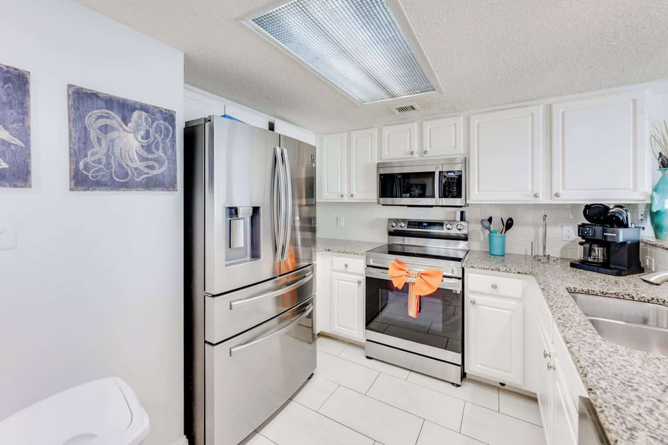 Fully Equipped Kitchen for Your Stay
