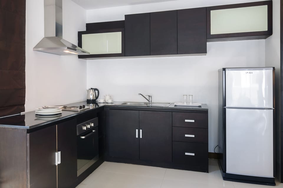 Comfort Apartment, 1 Double Bed, Garden Area | Private kitchen | Coffee/tea maker, fridge, stovetop