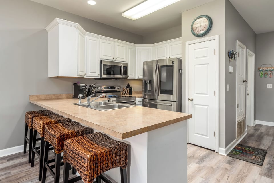 005 Bayou Heron #2B Fully Equipped Kitchen