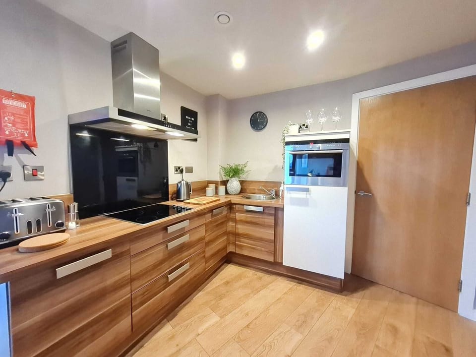 Standard Apartment, City View | Private kitchen