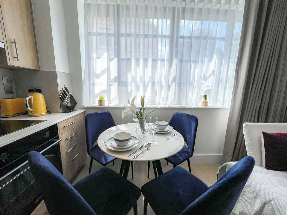 Chic Studio Apartments with FREE High Speed Wi-Fi steps from Regent's Park
