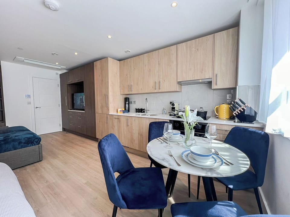 Chic Studio Apartments with FREE High Speed Wi-Fi steps from Regent's Park
