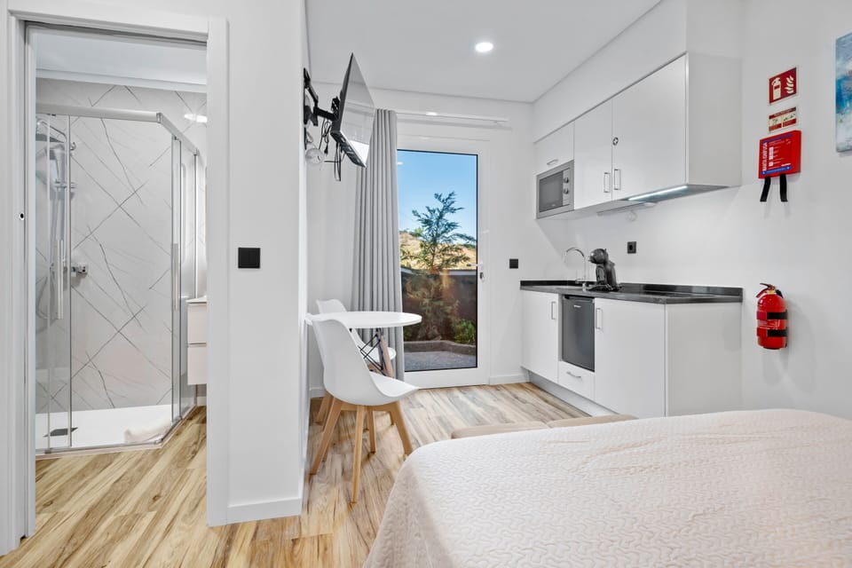Double Room, Private Bathroom, Garden View | Soundproofing, free WiFi