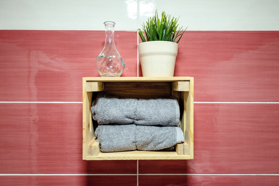 Deluxe Double or Twin Room, Garden View | Bathroom | Shower, slippers, bidet, towels